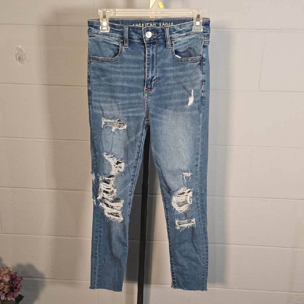 American Eagle Outfitters Women's Blue Distressed Jeans